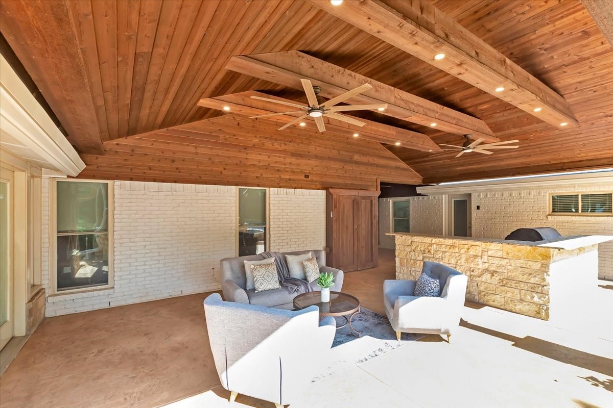 1943 Camelot Drive Grapevine TX 76051