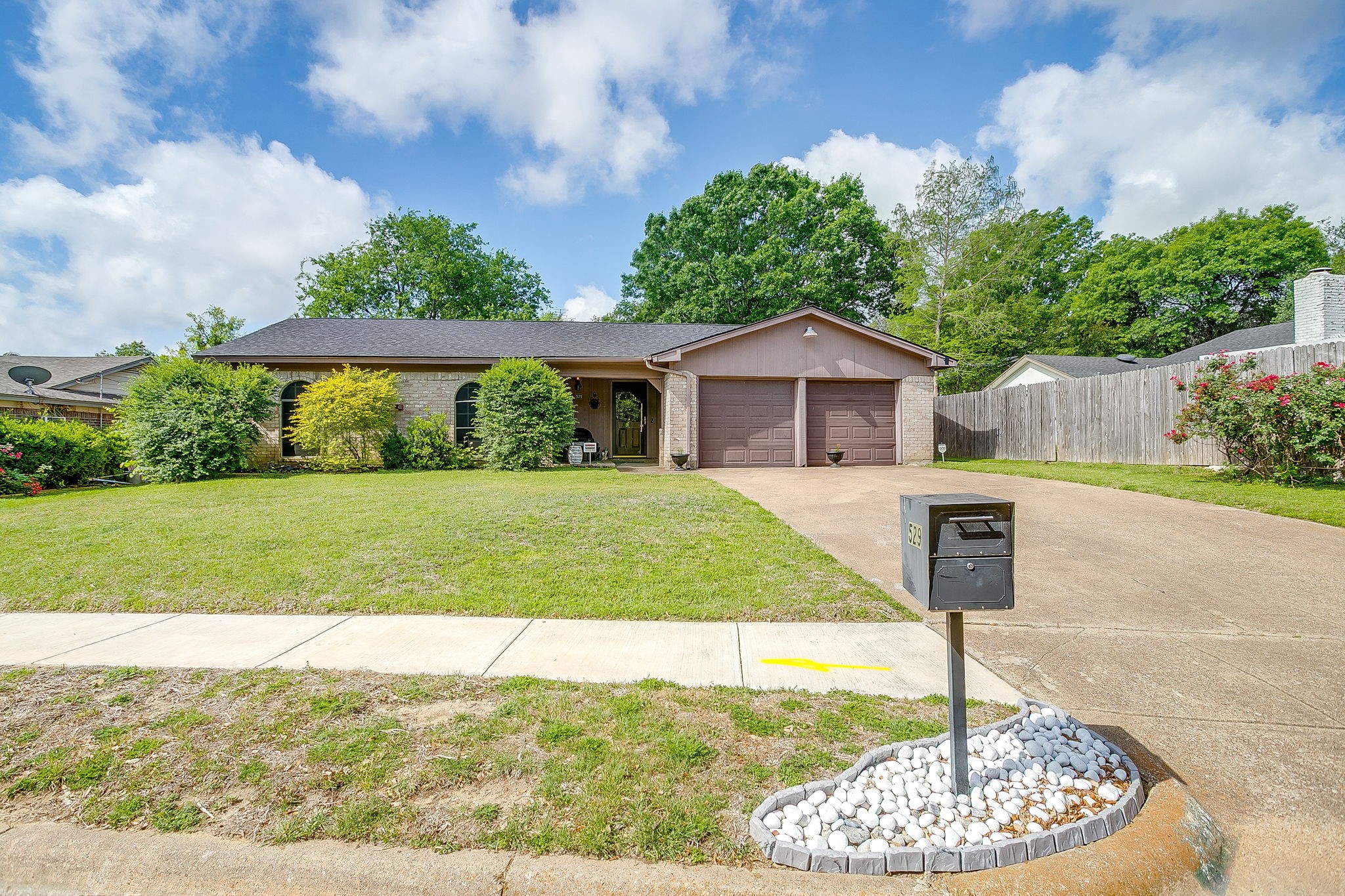 529 Jayellen Avenue Burleson TX 76028