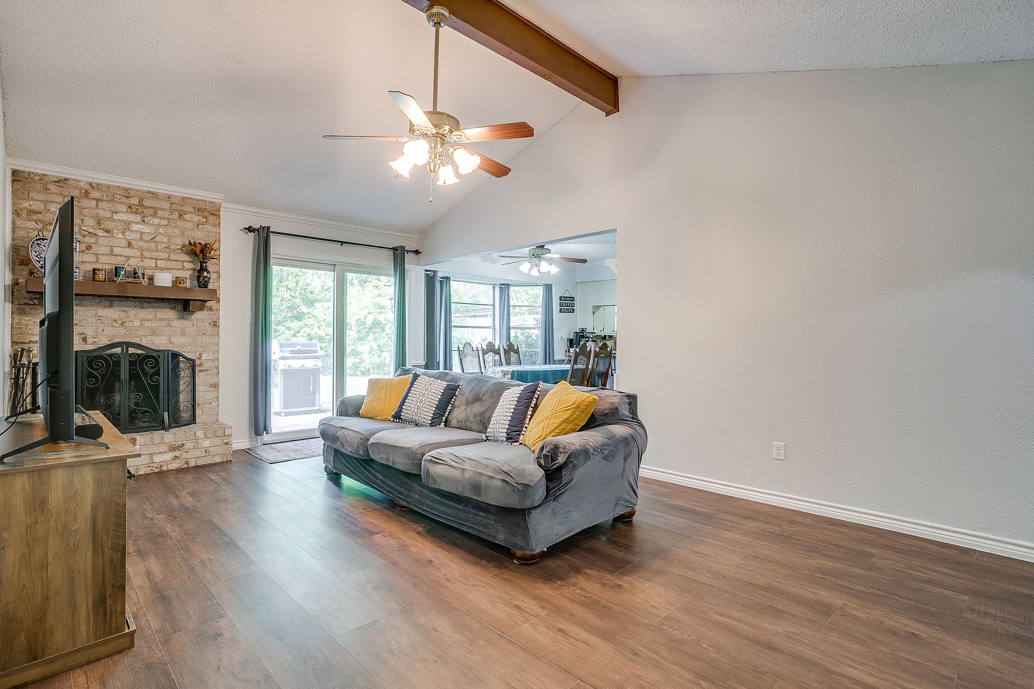 529 Jayellen Avenue Burleson TX 76028