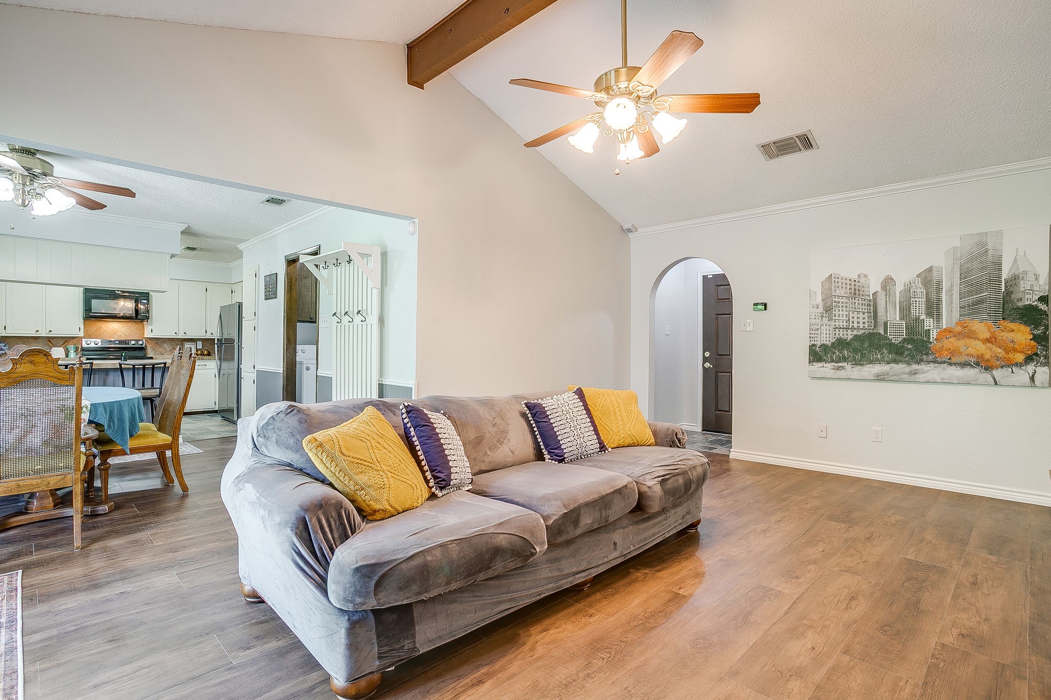 529 Jayellen Avenue Burleson TX 76028