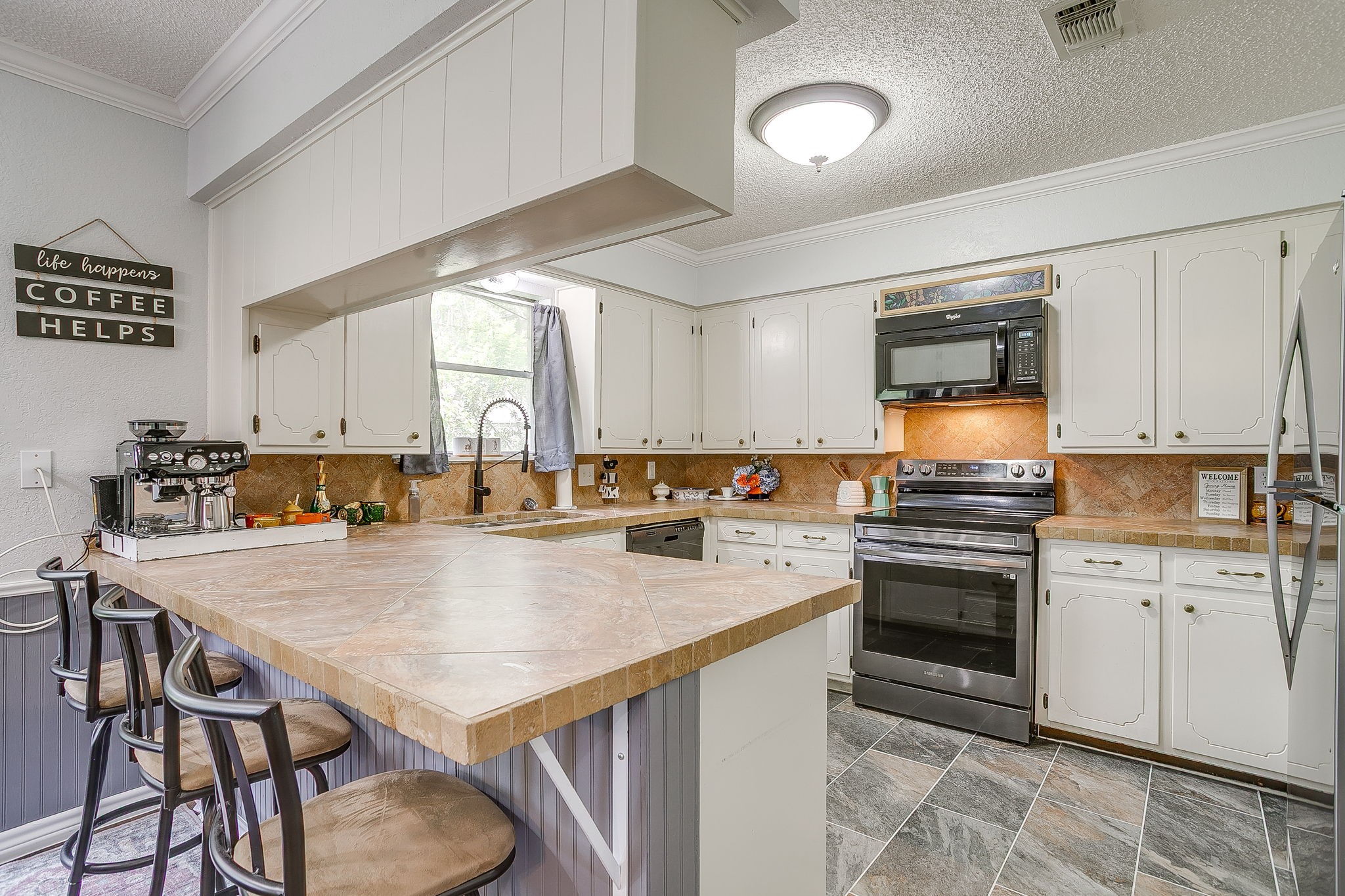 529 Jayellen Avenue Burleson TX 76028