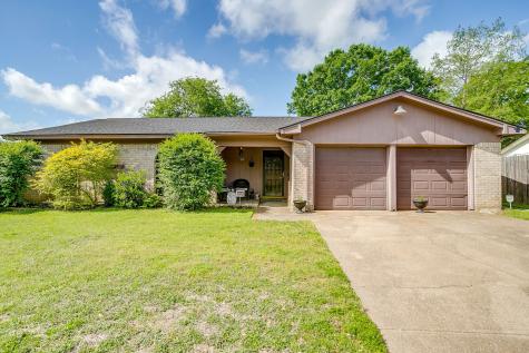 529 Jayellen Avenue Burleson TX 76028