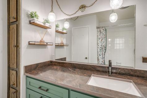 529 Jayellen Avenue Burleson TX 76028
