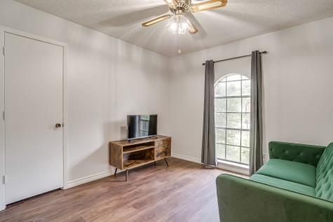 529 Jayellen Avenue Burleson TX 76028