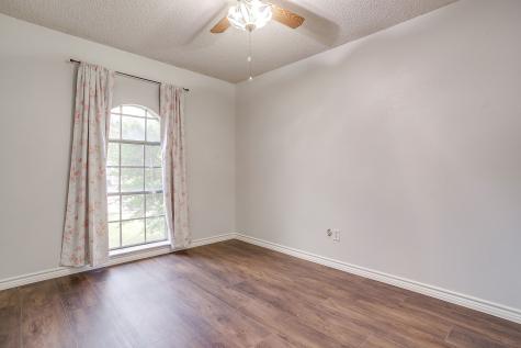 529 Jayellen Avenue Burleson TX 76028