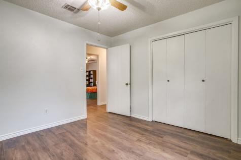 529 Jayellen Avenue Burleson TX 76028