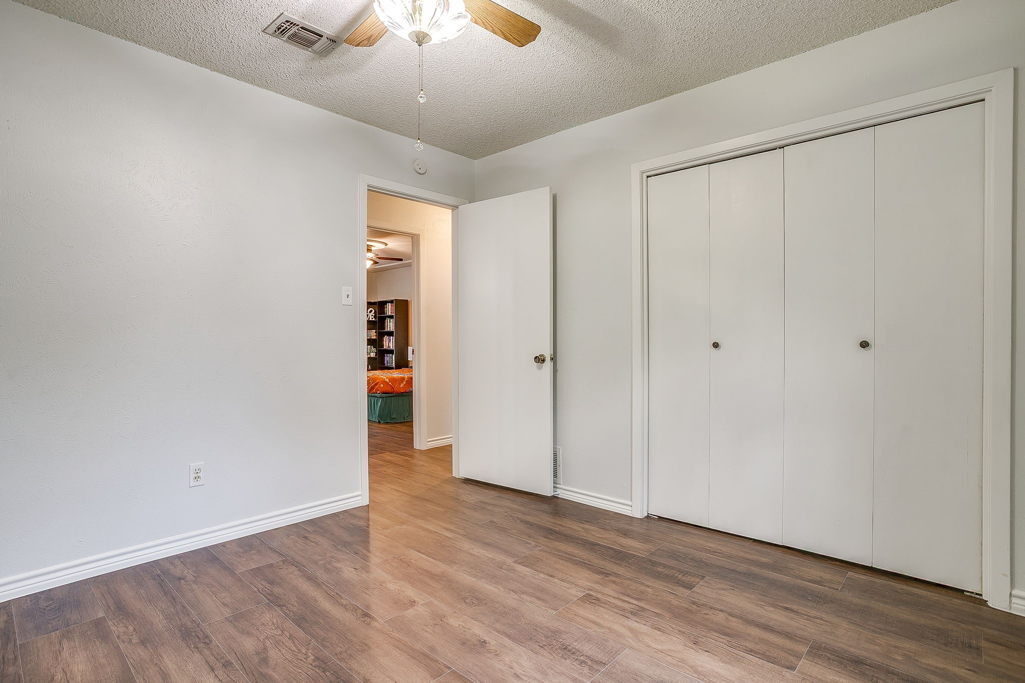 529 Jayellen Avenue Burleson TX 76028