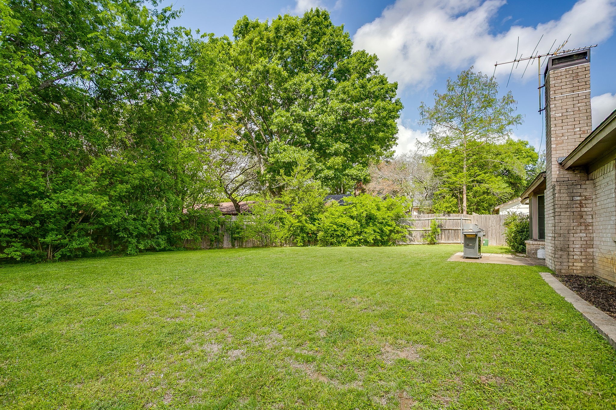 529 Jayellen Avenue Burleson TX 76028