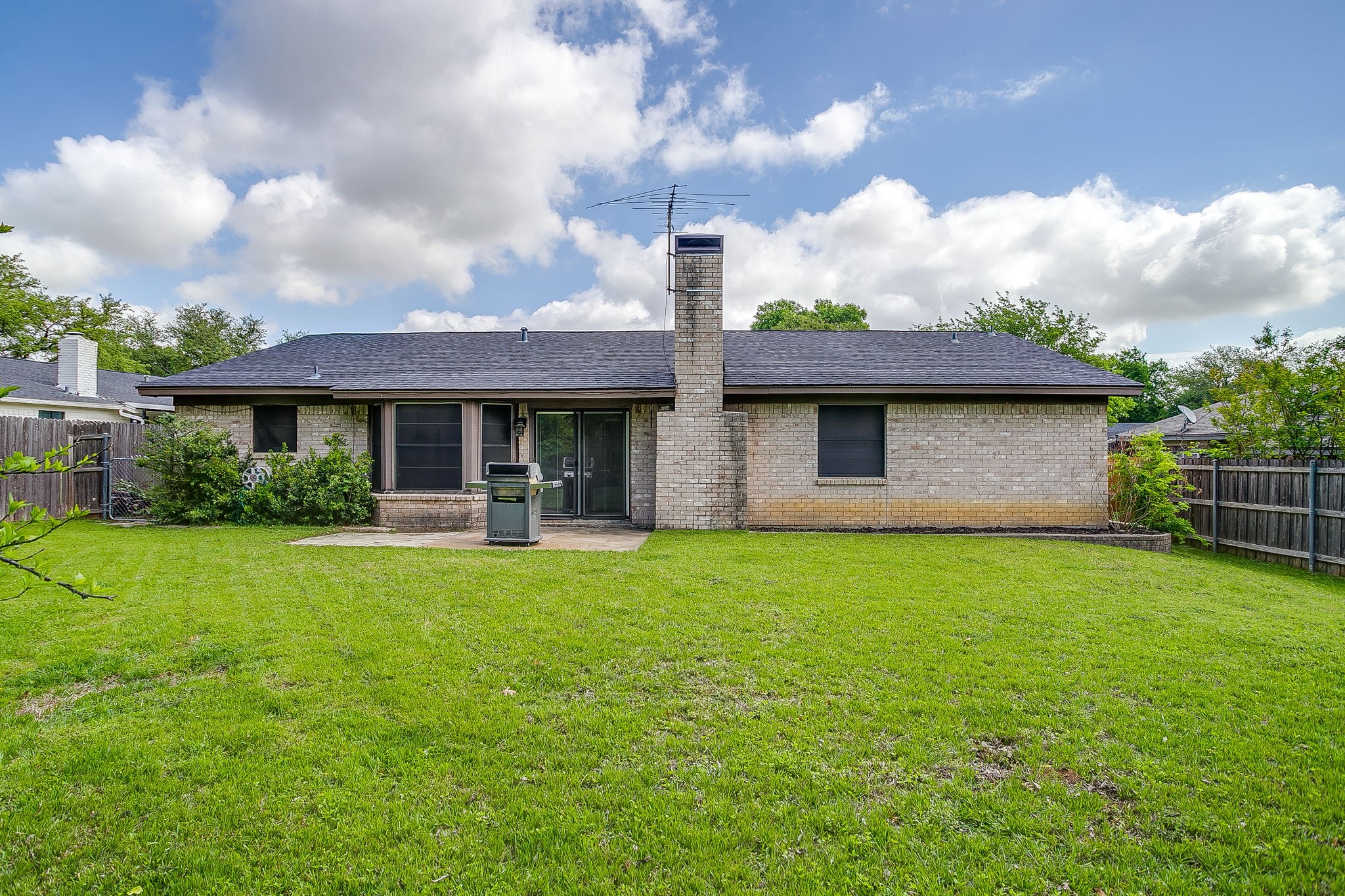 529 Jayellen Avenue Burleson TX 76028