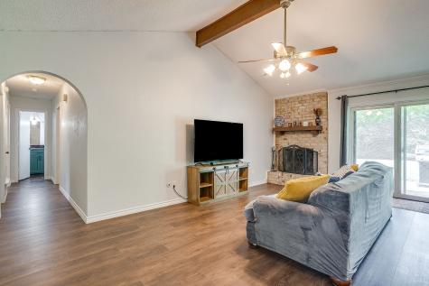529 Jayellen Avenue Burleson TX 76028