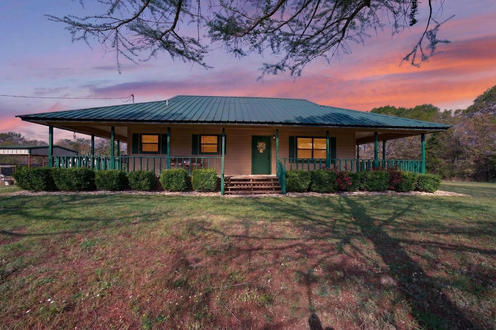 1334 Private Road 8520 Van TX 75790