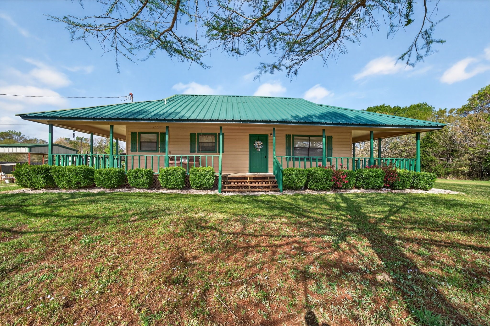 1334 Private Road 8520 Van TX 75790