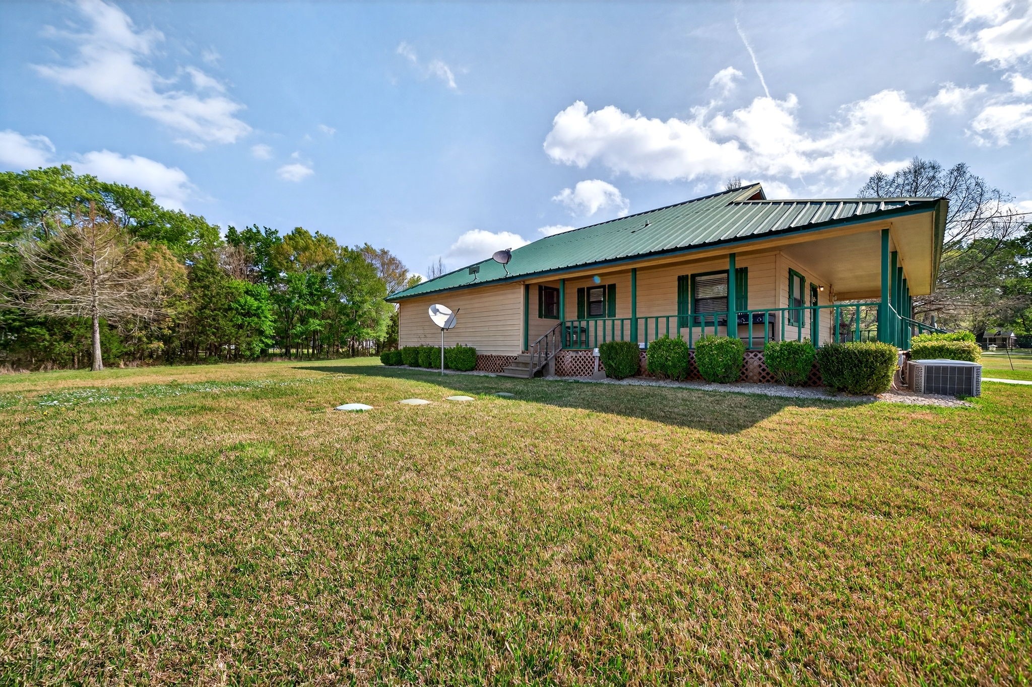 1334 Private Road 8520 Van TX 75790