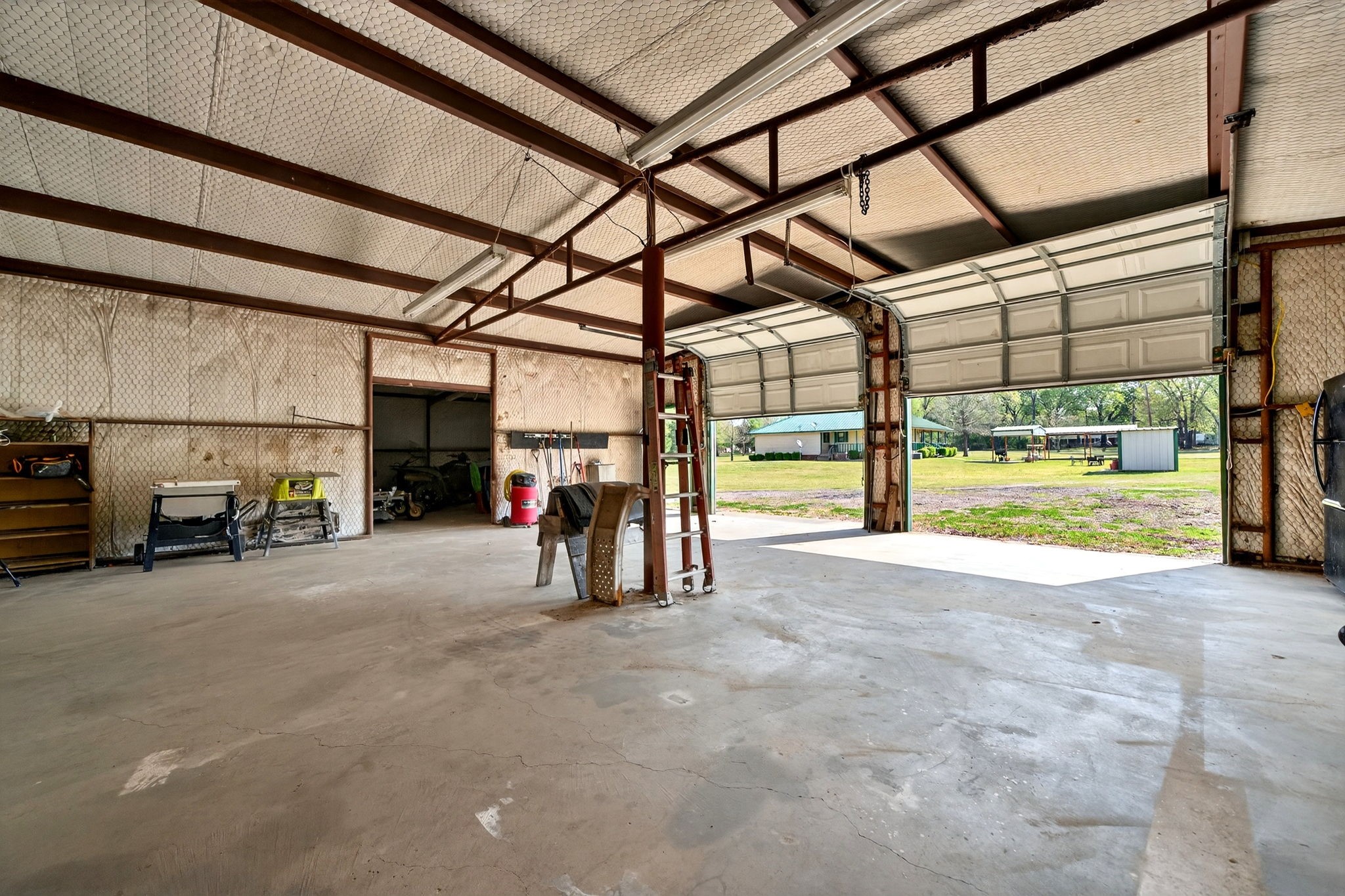 1334 Private Road 8520 Van TX 75790