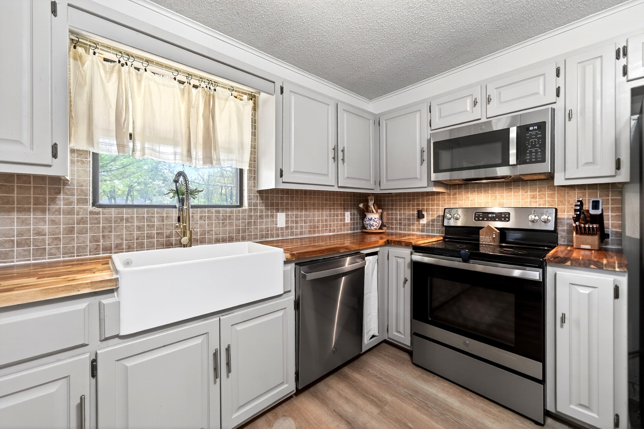 1334 Private Road 8520 Van TX 75790