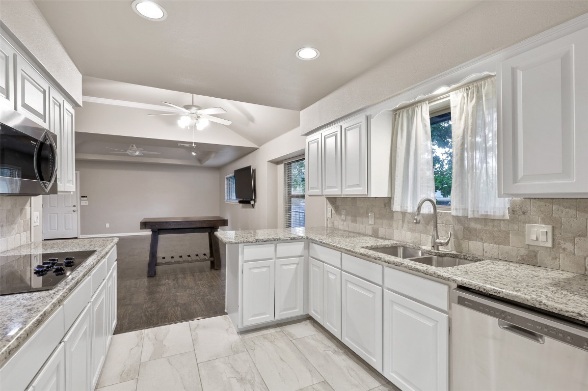 2620 Sedgeway Lane Carrollton TX 75006