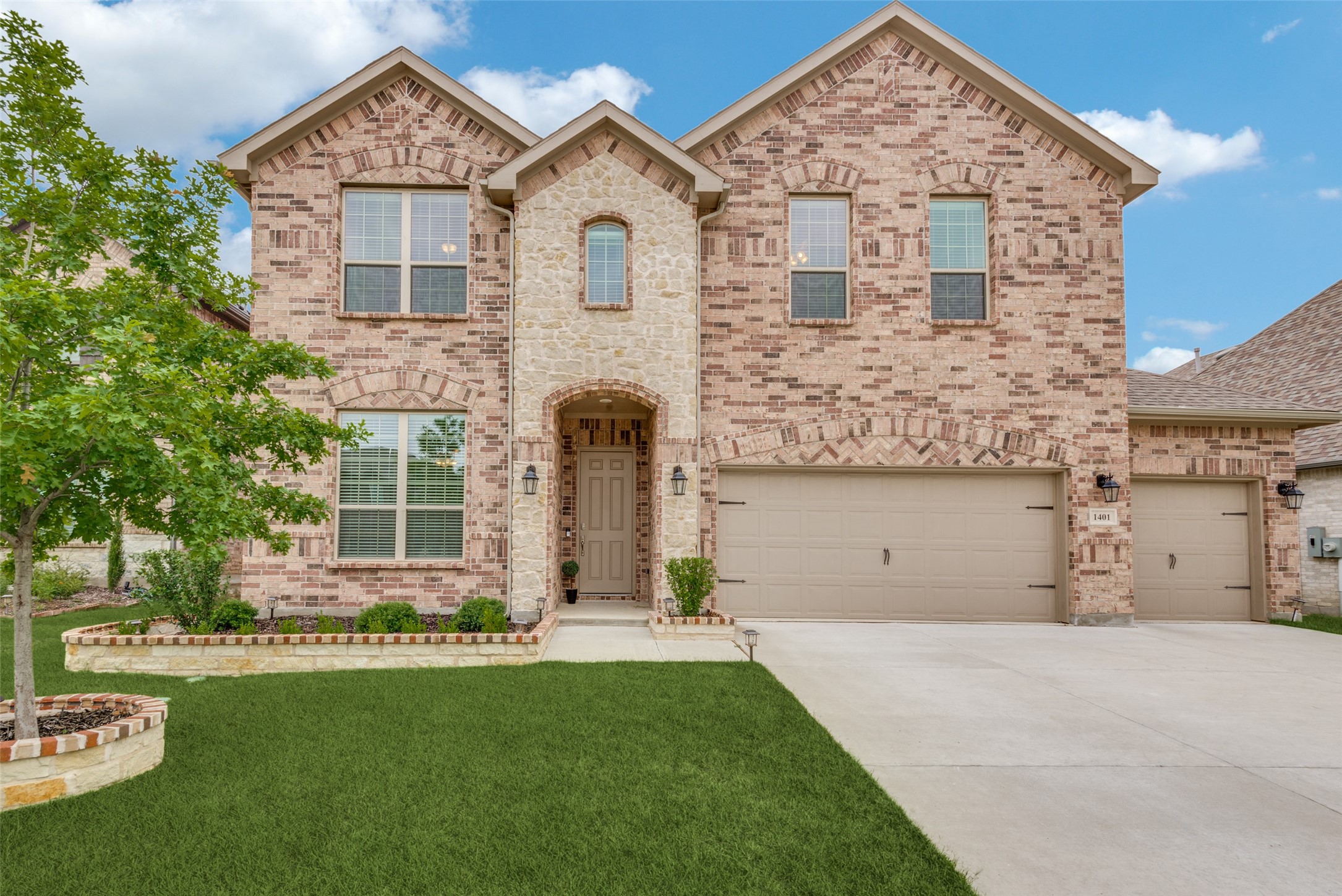 1401 Starlight Avenue Aubrey TX 76227