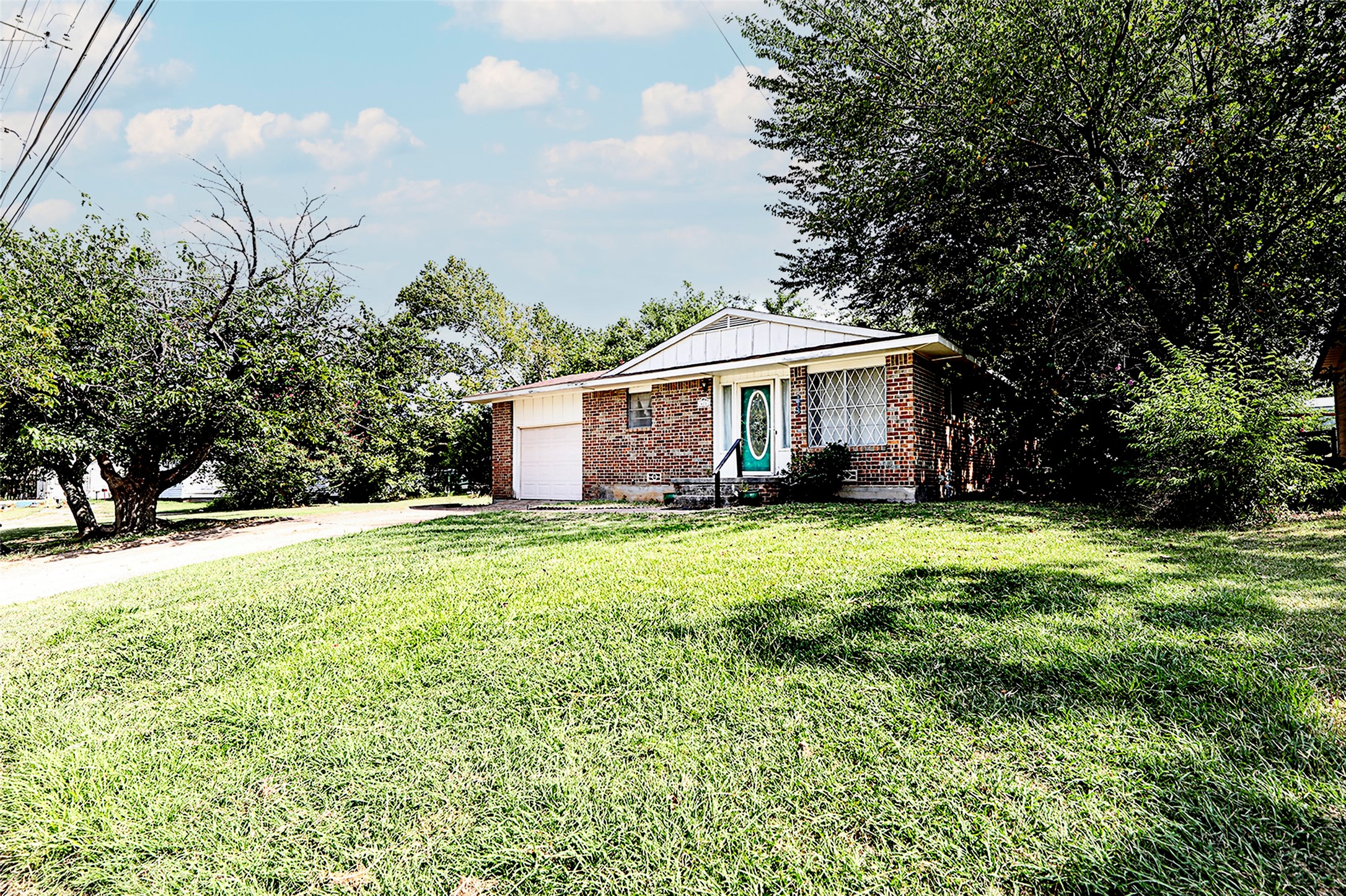 421 E Wilbarger Street Bowie TX 76230
