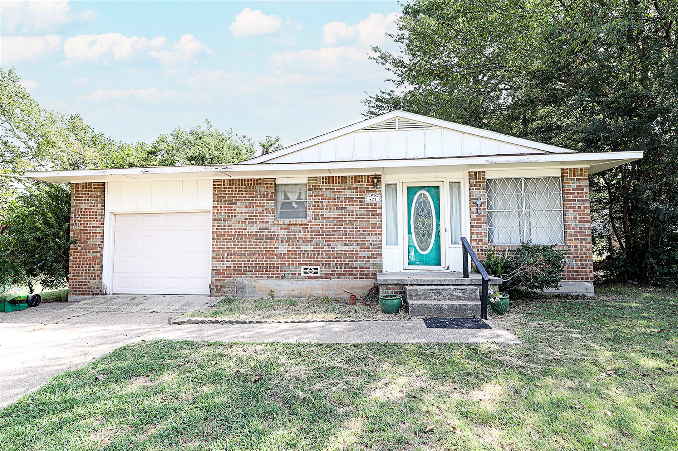 421 E Wilbarger Street Bowie TX 76230