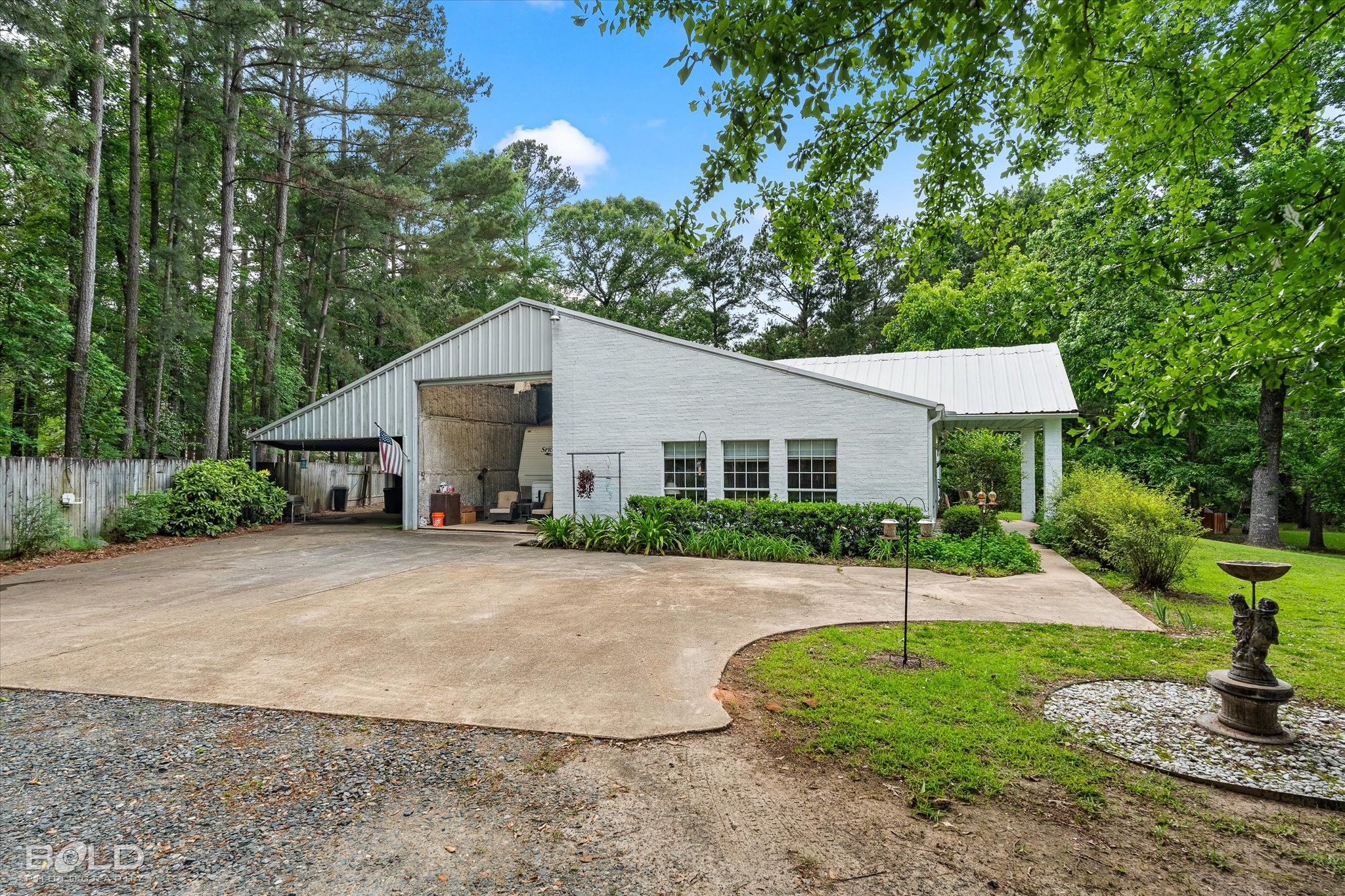 120 Gray Circle Benton LA 71006
