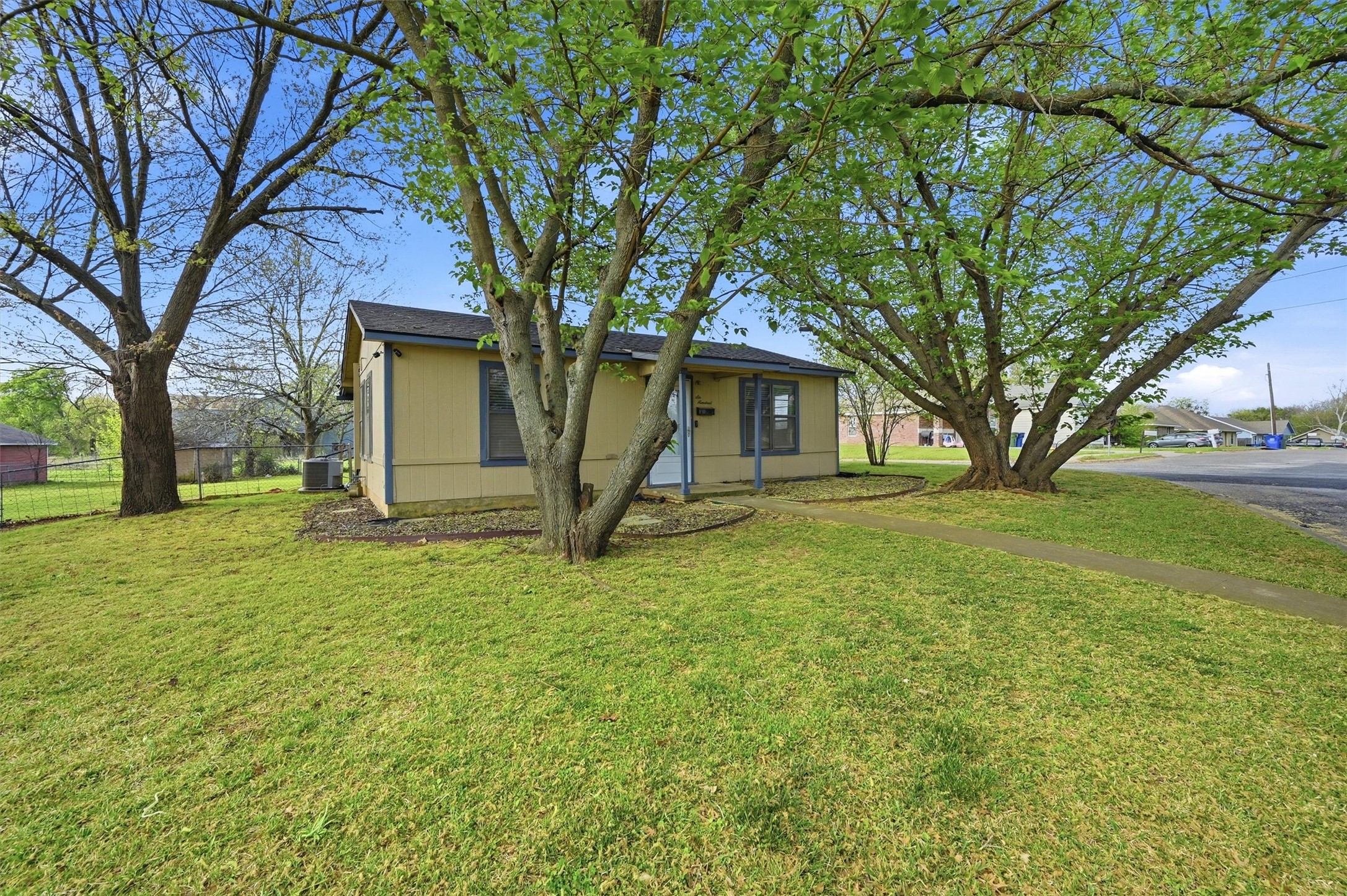 600 E South Street Whitesboro TX 76273