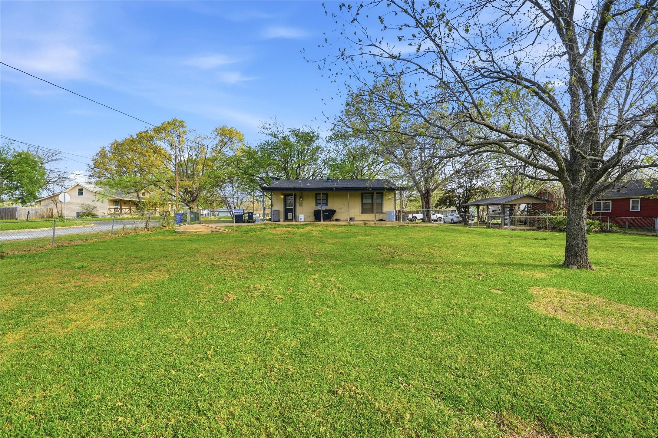 600 E South Street Whitesboro TX 76273