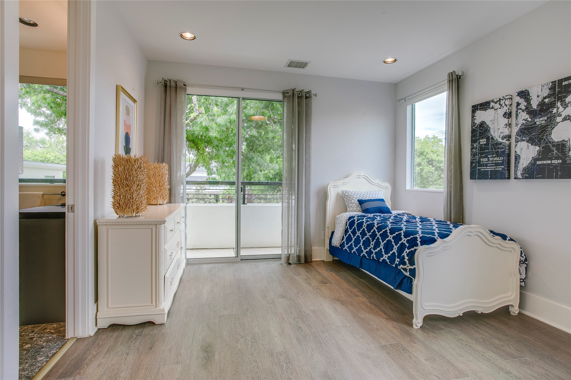 6411 Azalea Lane Dallas TX 75230