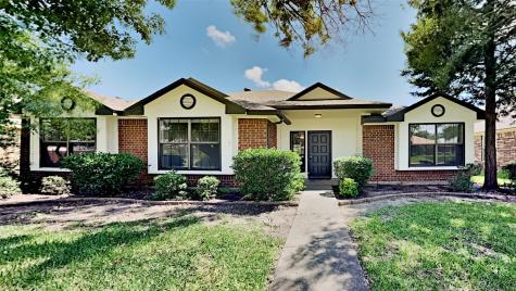 4902 Crestpoint Lane Garland TX 75043