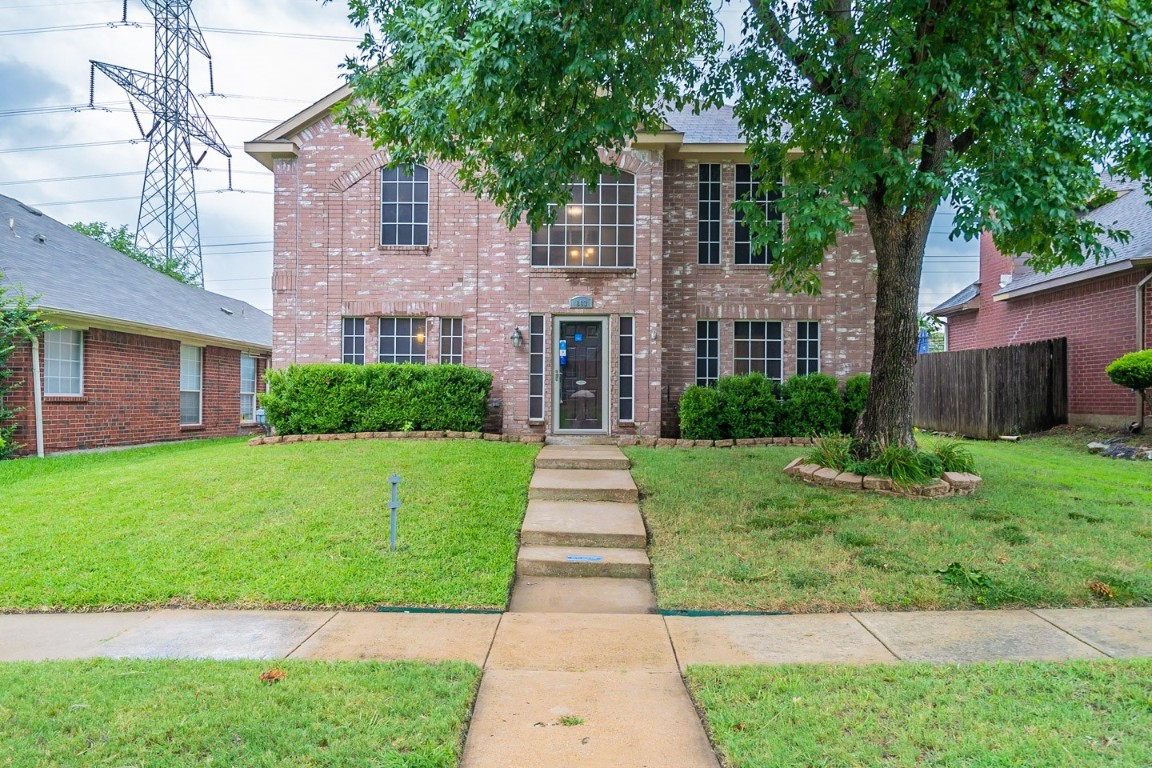 863 San Jacinto Drive Grand Prairie TX 75052