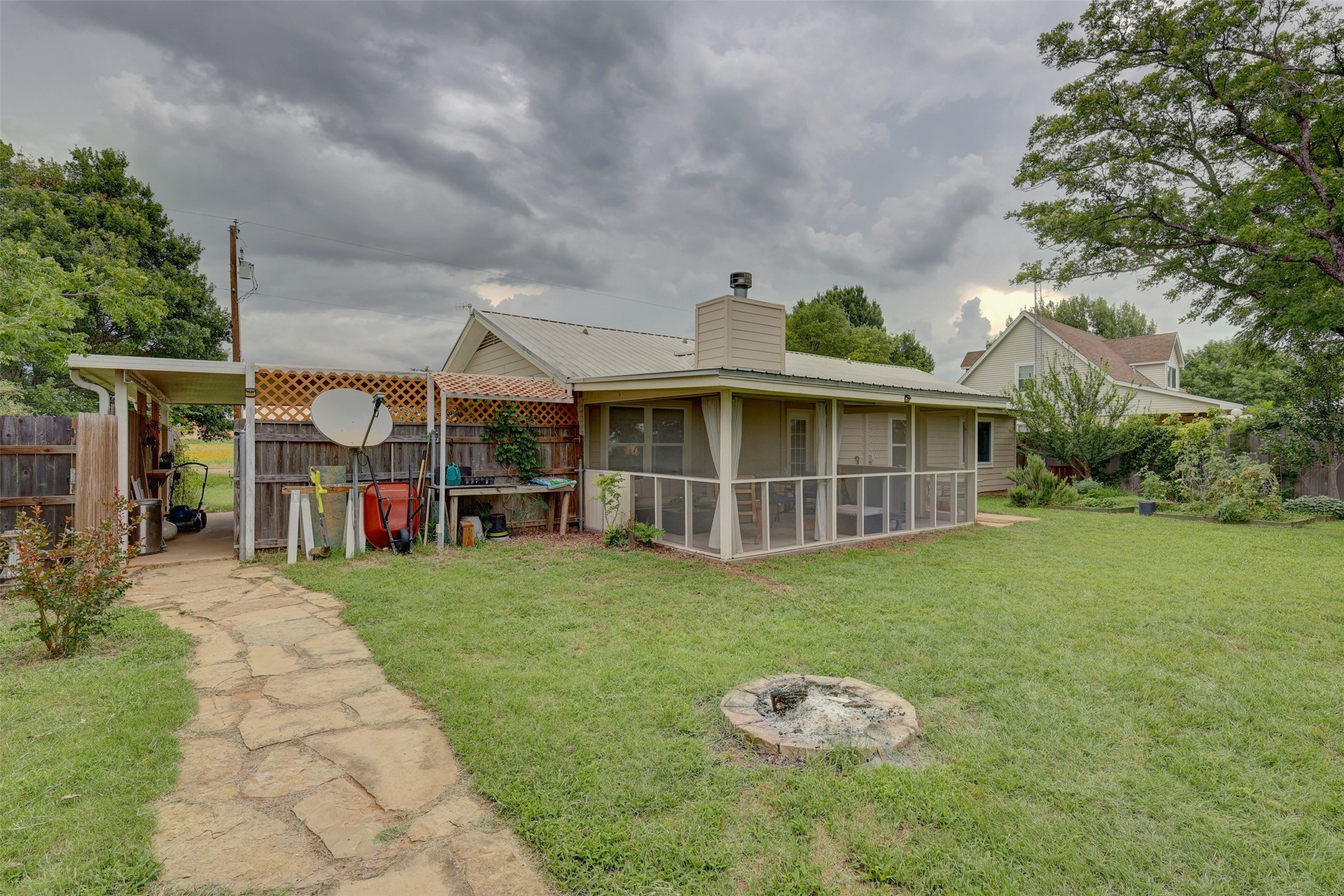 1142 Brazos Loop Gholson TX 76705