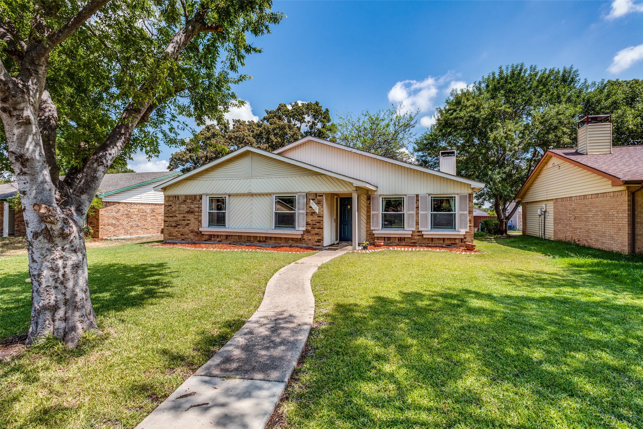 910 Navasota Drive Garland TX 75040