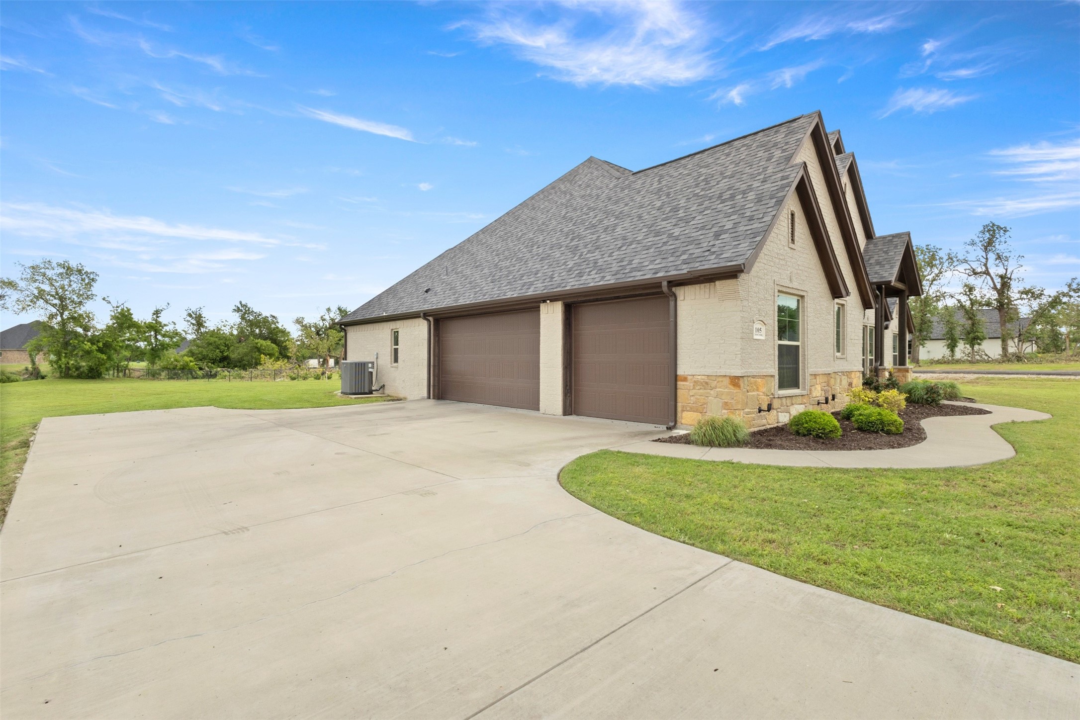 105 Clayton Crossing Springtown TX 76082