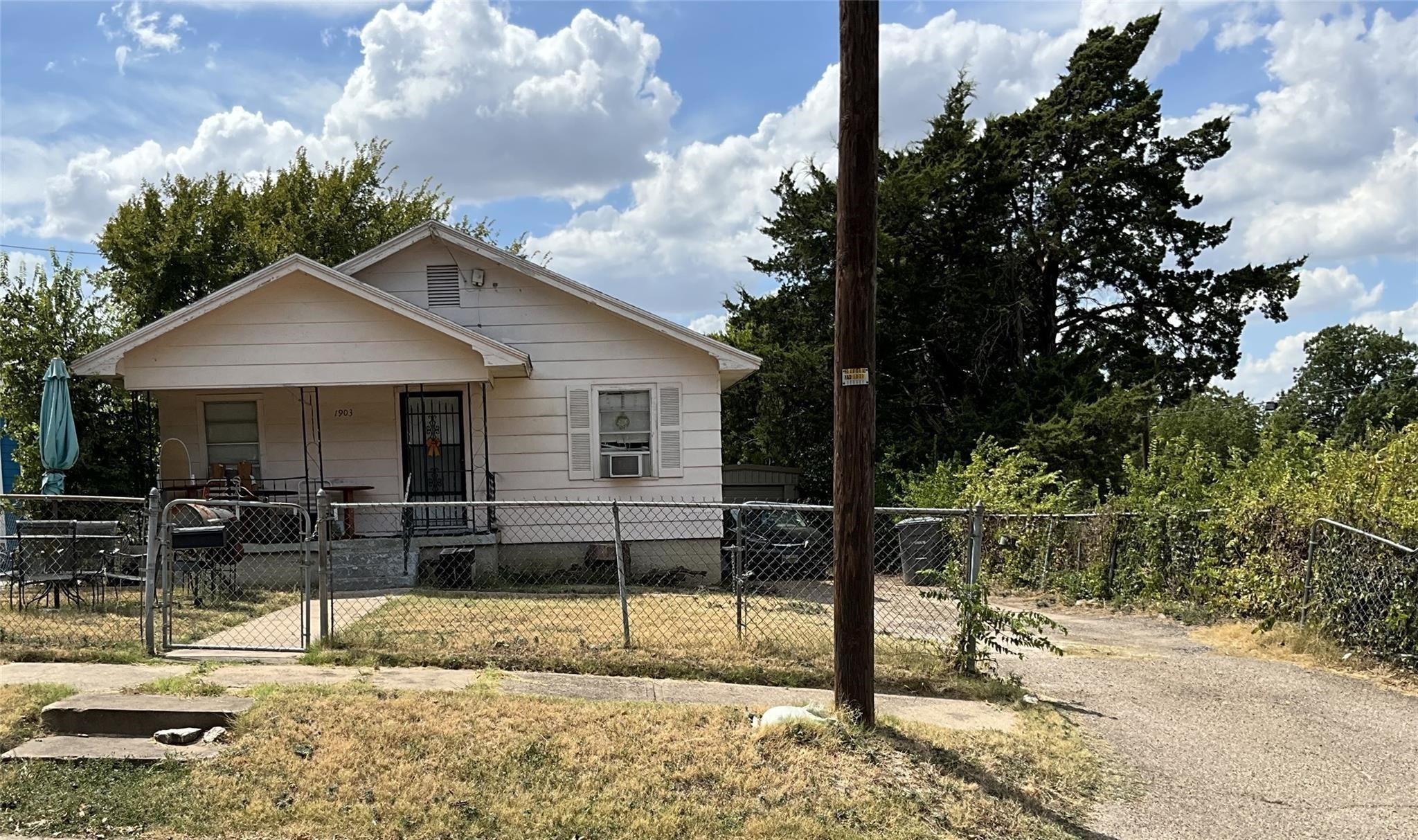 1903 Lamont Avenue Dallas TX 75216
