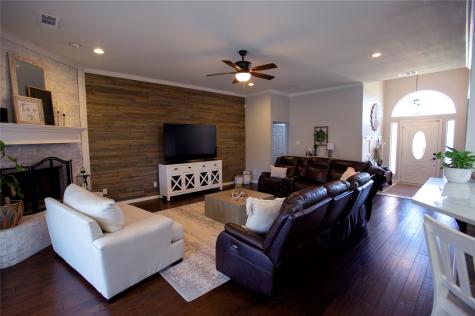 1089 Oak Hollow Lane Combine TX 75159