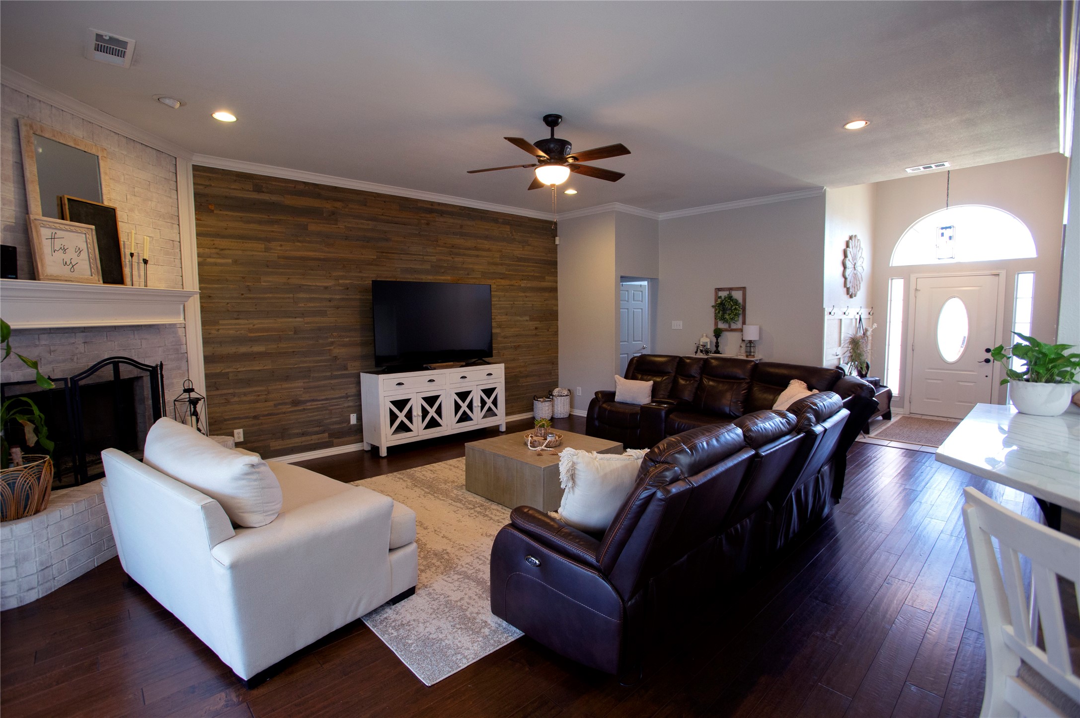 1089 Oak Hollow Lane Combine TX 75159