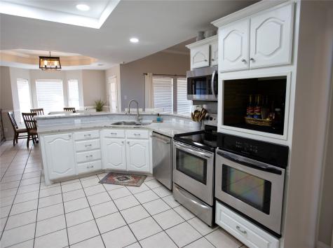 1089 Oak Hollow Lane Combine TX 75159