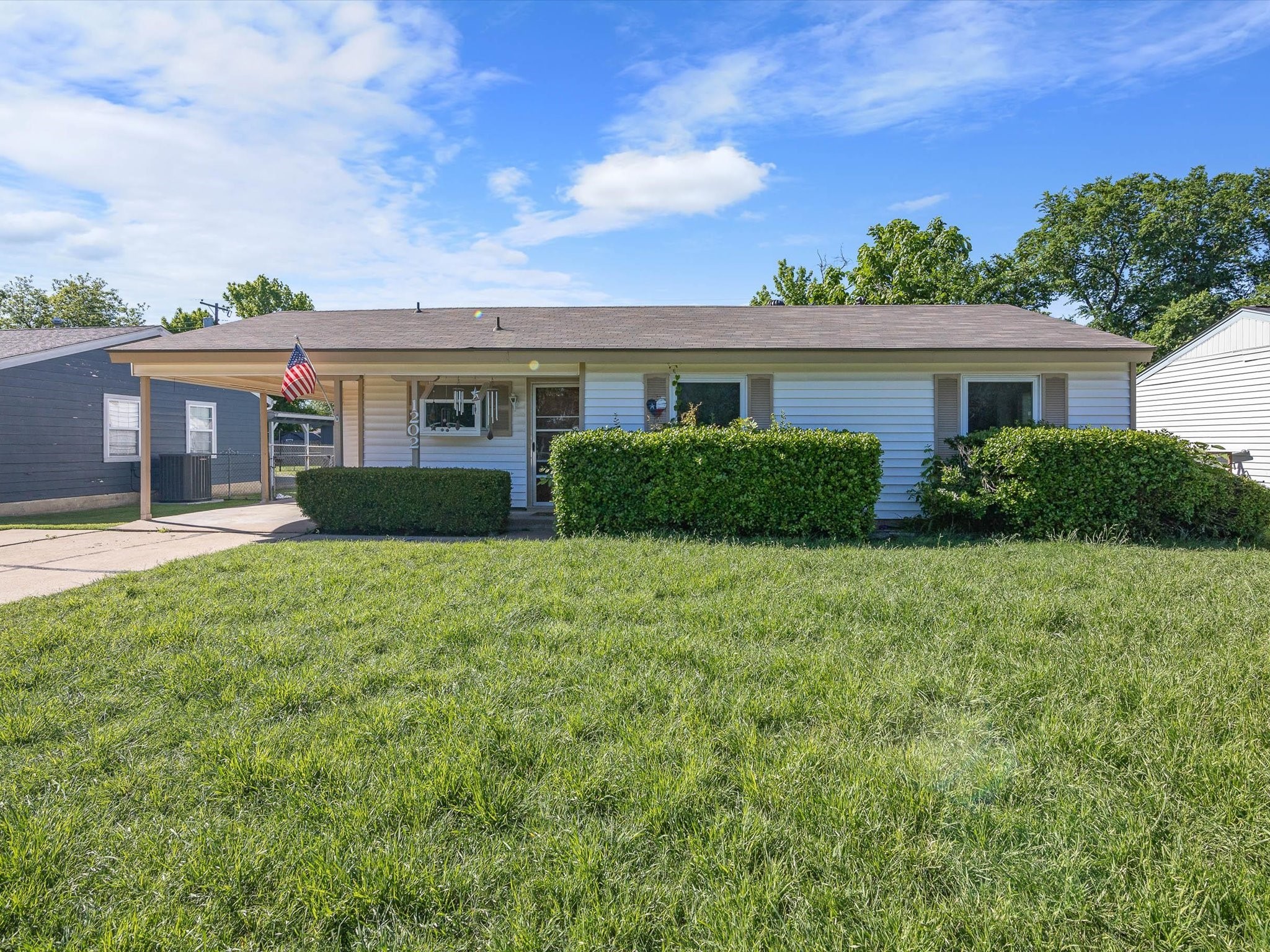 1202 W Burnett Street Ennis TX 75119
