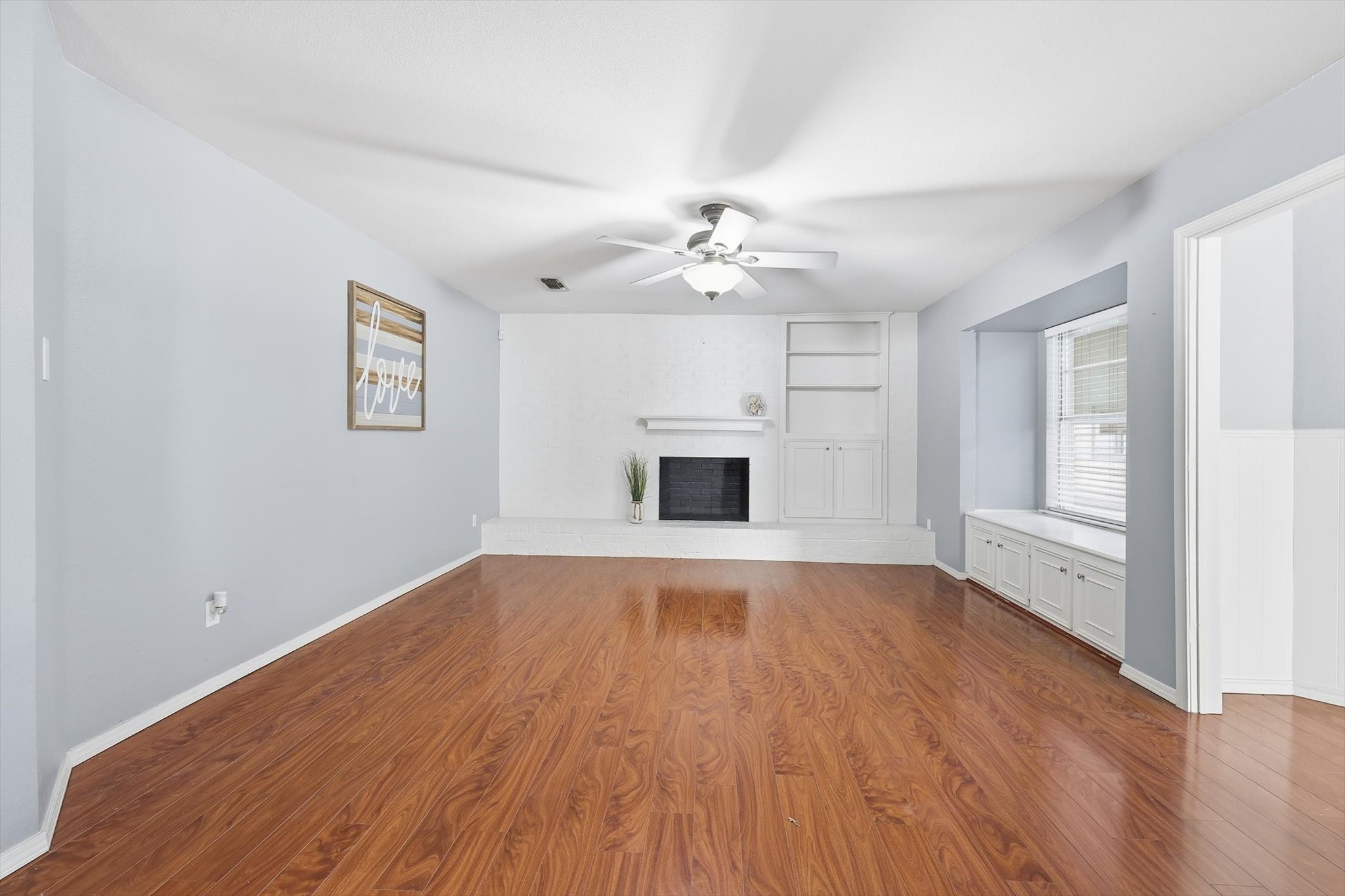 2206 Oak Forest Court Arlington TX 76012