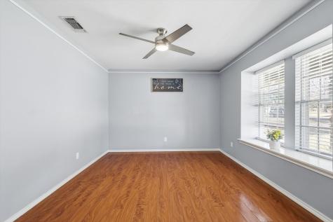 2206 Oak Forest Court Arlington TX 76012