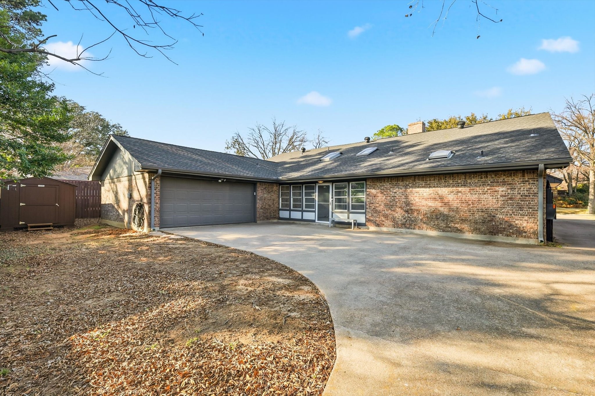 2206 Oak Forest Court Arlington TX 76012