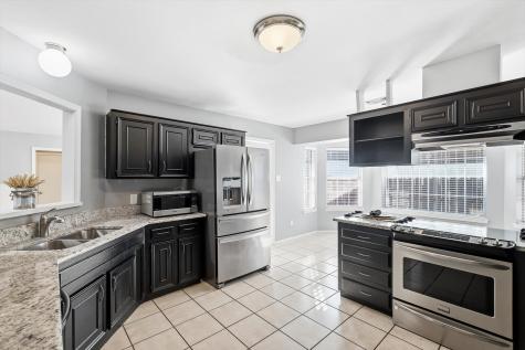 2206 Oak Forest Court Arlington TX 76012