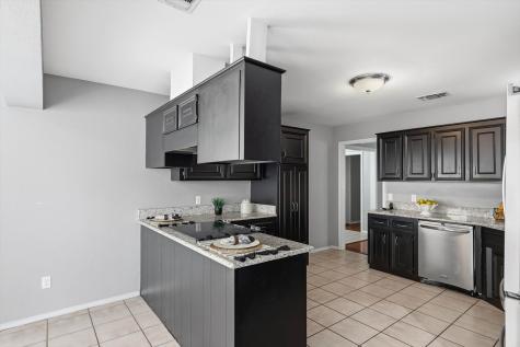 2206 Oak Forest Court Arlington TX 76012