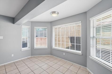 2206 Oak Forest Court Arlington TX 76012