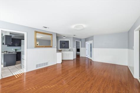 2206 Oak Forest Court Arlington TX 76012