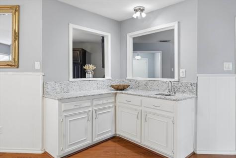 2206 Oak Forest Court Arlington TX 76012