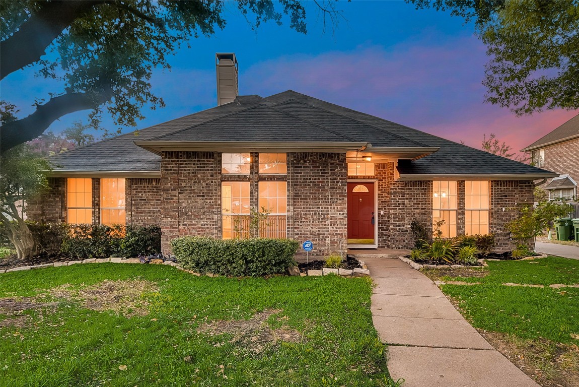 512 Springhill Drive Hurst TX 76054