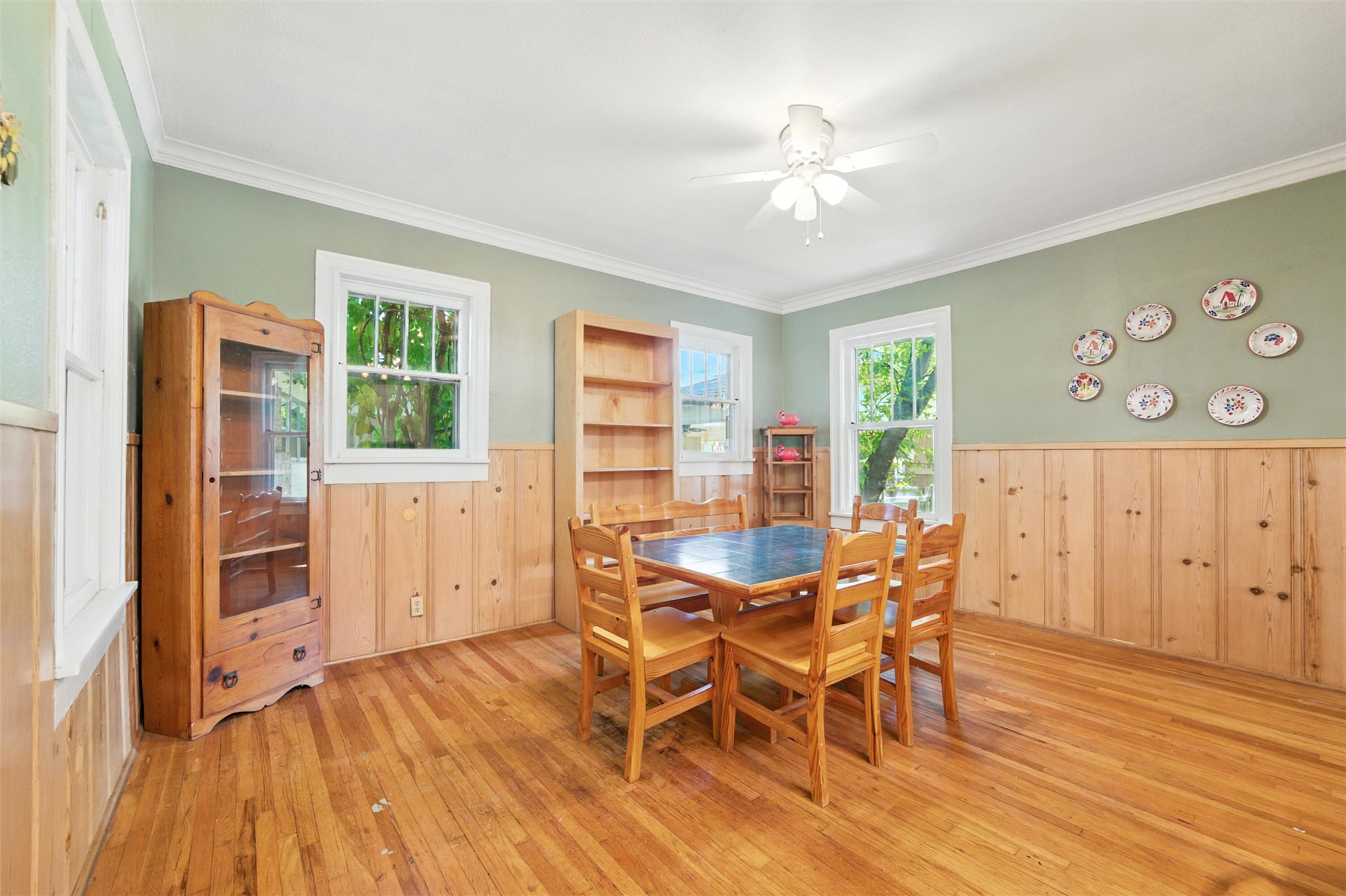 1716 Thomas Place Fort Worth TX 76107