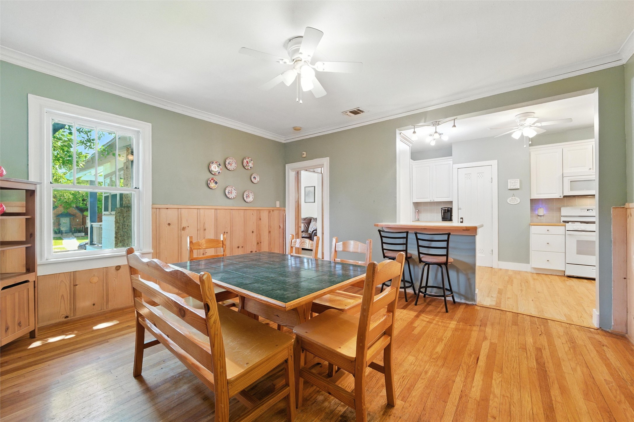 1716 Thomas Place Fort Worth TX 76107
