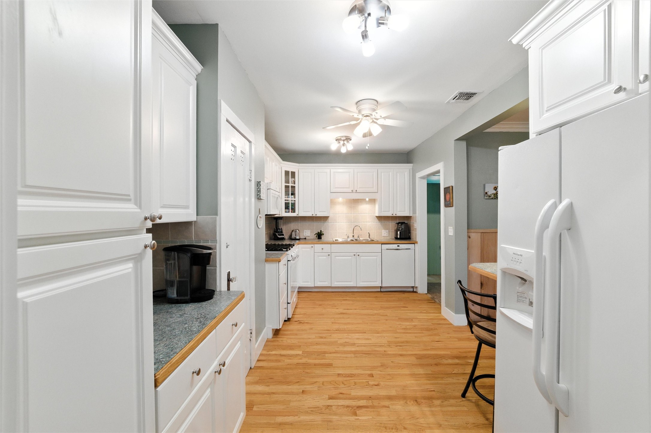 1716 Thomas Place Fort Worth TX 76107