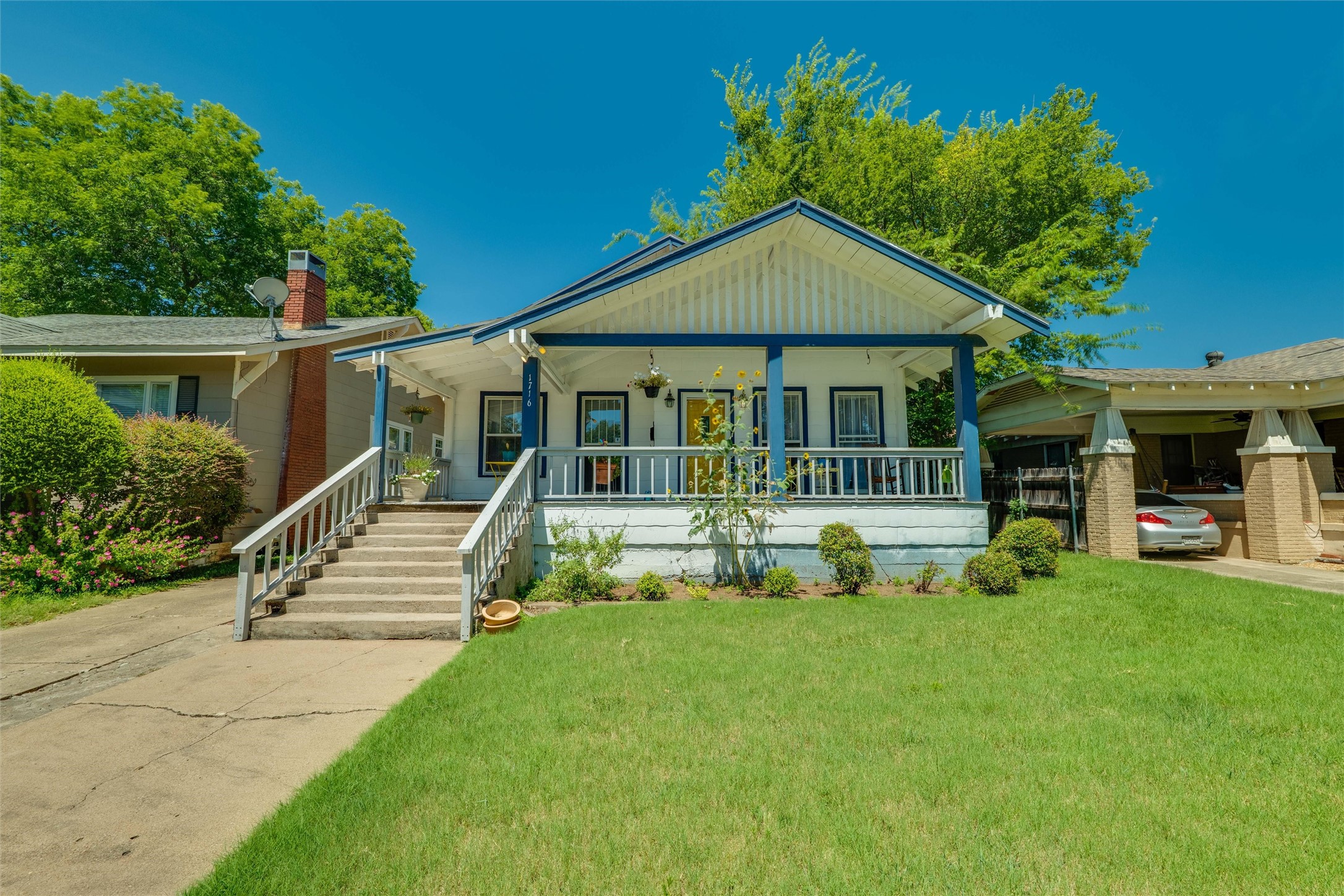 1716 Thomas Place Fort Worth TX 76107